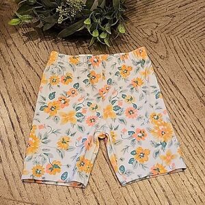 Girls floral spandex shorts size 5 new condition